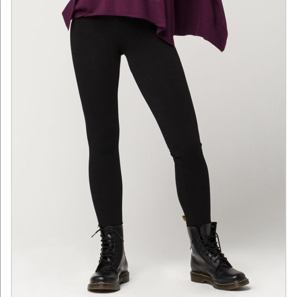 NWT specks leggings